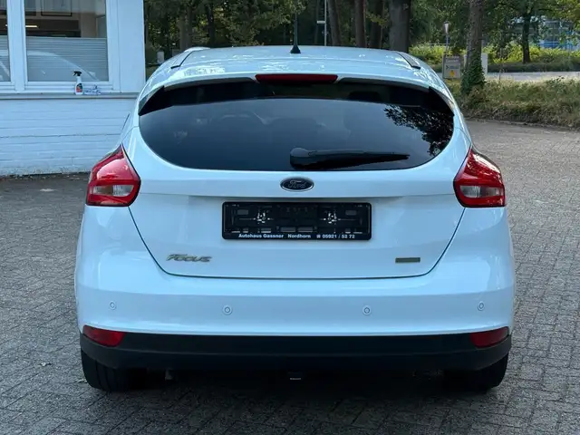 Ford Focus view 7