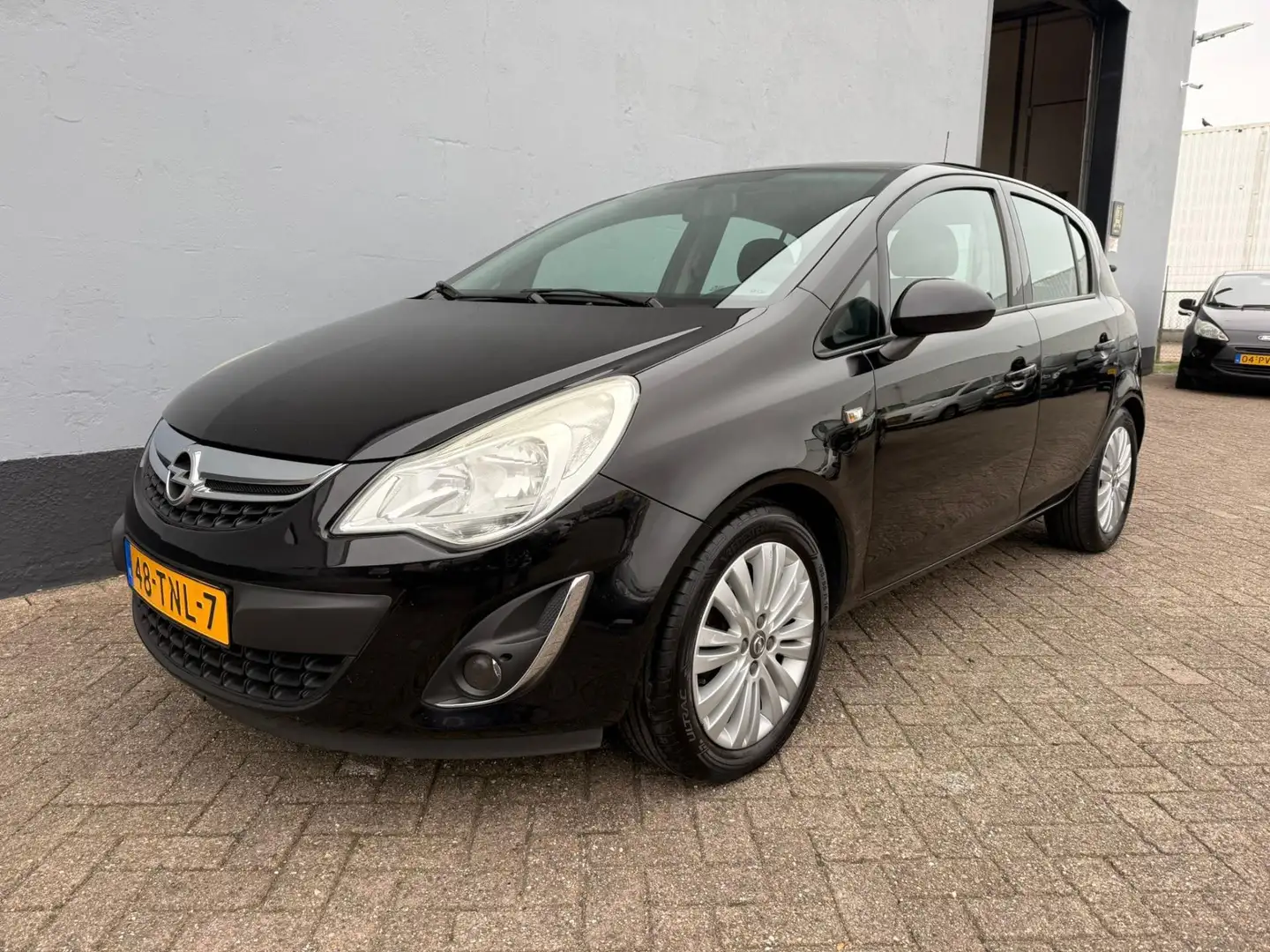 Opel Corsa 1.4-16V Edition 5-Deurs - Airco - LMV Schwarz - 1