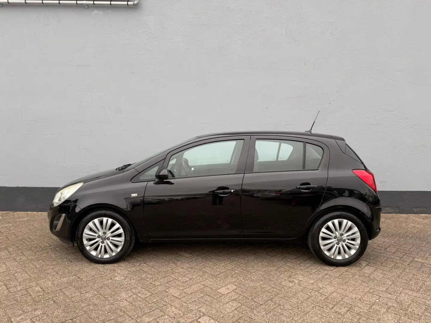 Opel Corsa 1.4-16V Edition 5-Deurs - Airco - LMV Schwarz - 2