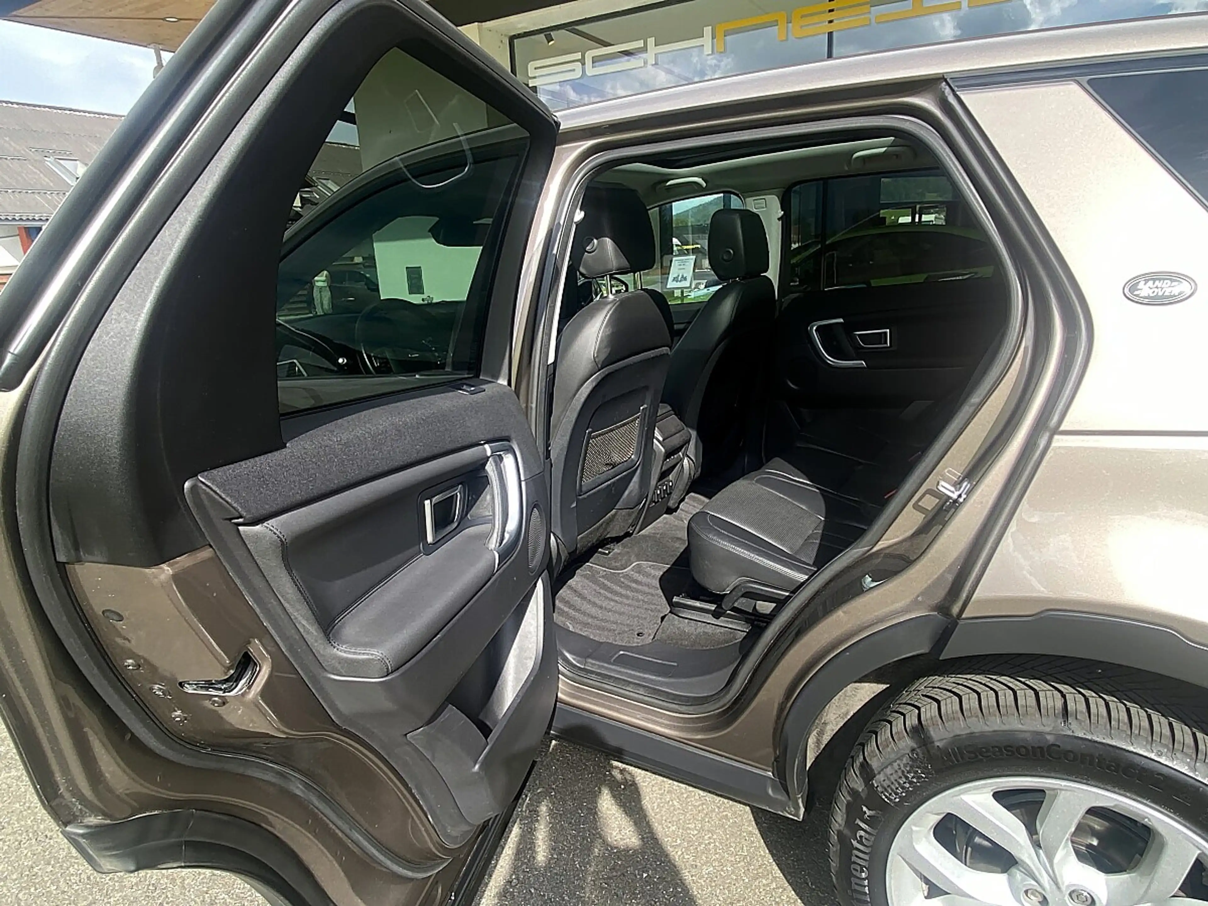 Land Rover Discovery Sport 2,2 SD4 4WD HSE Aut.* VOLL* 7-Sitzer* AHK* GARA... — photo 11