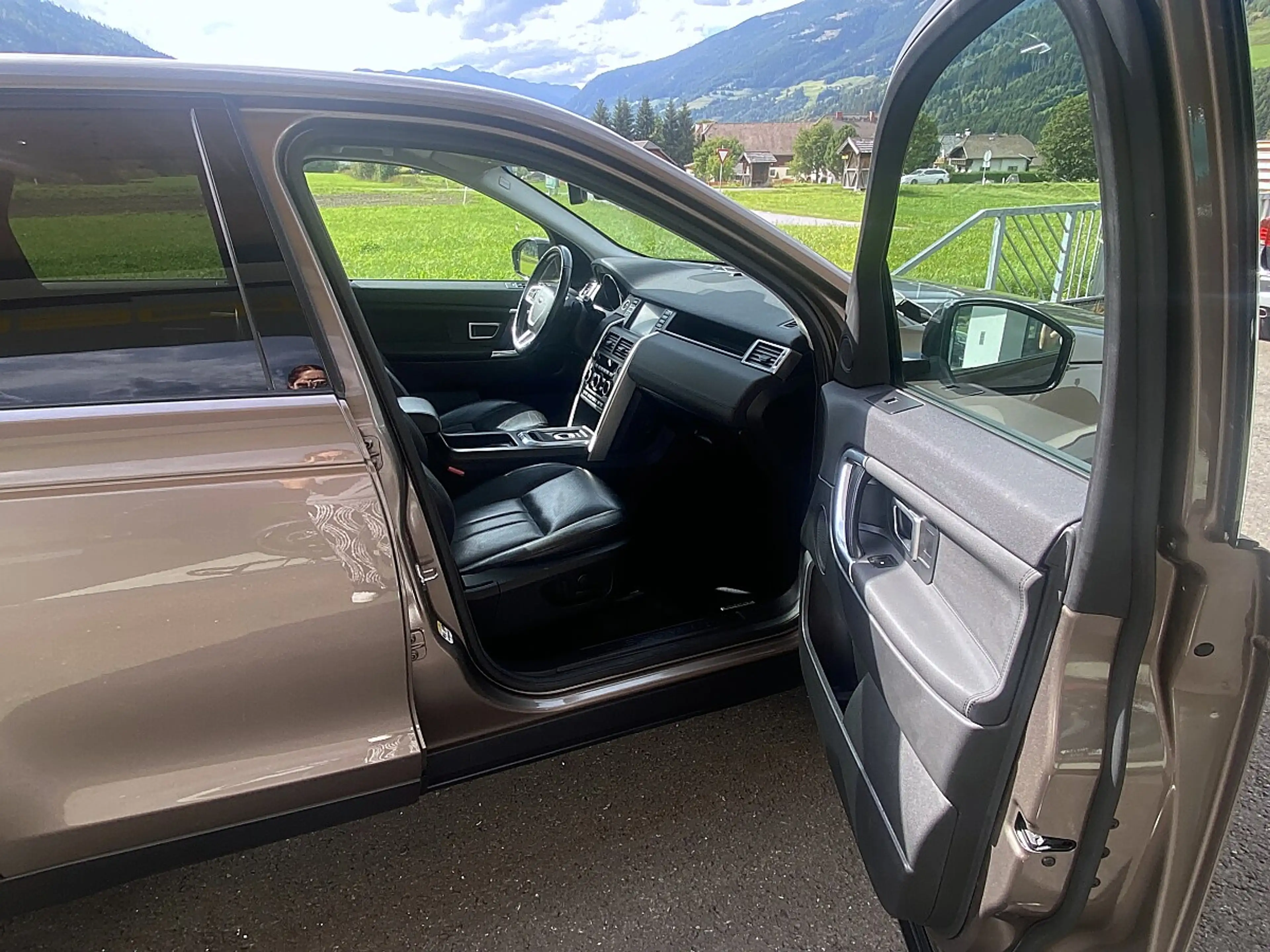 Land Rover Discovery Sport 2,2 SD4 4WD HSE Aut.* VOLL* 7-Sitzer* AHK* GARA... — photo 14