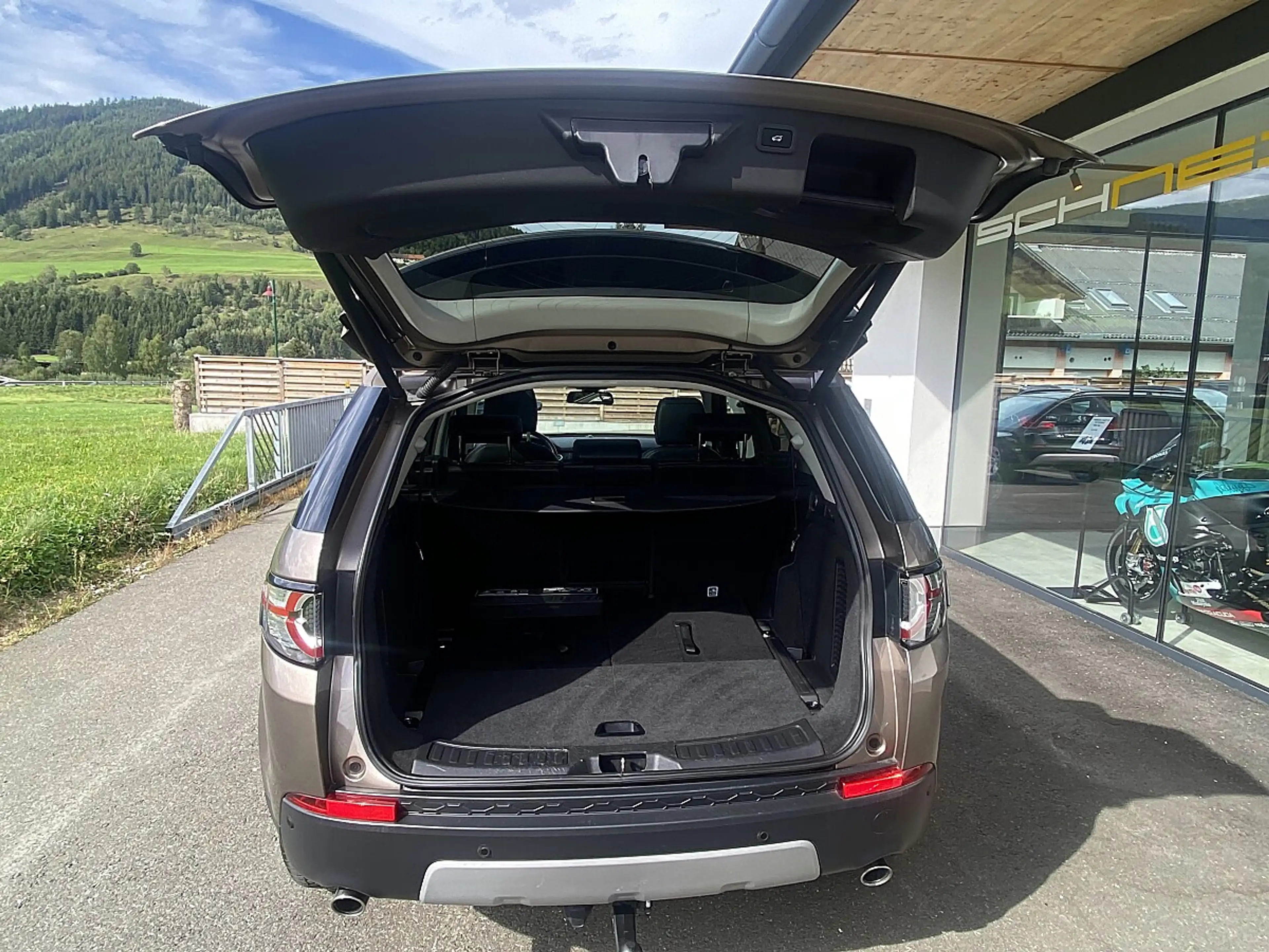 Land Rover Discovery Sport 2,2 SD4 4WD HSE Aut.* VOLL* 7-Sitzer* AHK* GARA... — photo 12