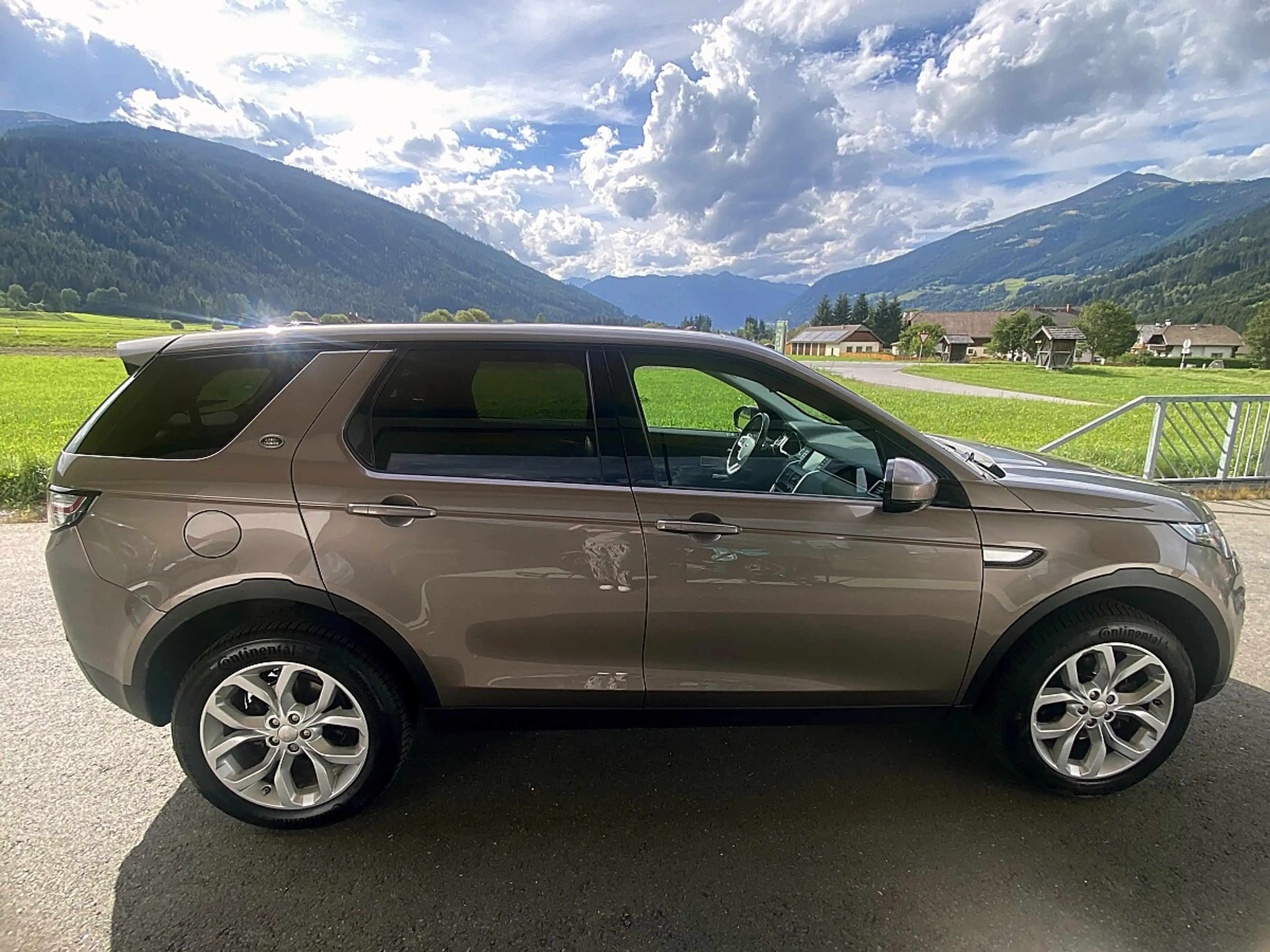 Land Rover Discovery Sport 2,2 SD4 4WD HSE Aut.* VOLL* 7-Sitzer* AHK* GARA... — photo 6
