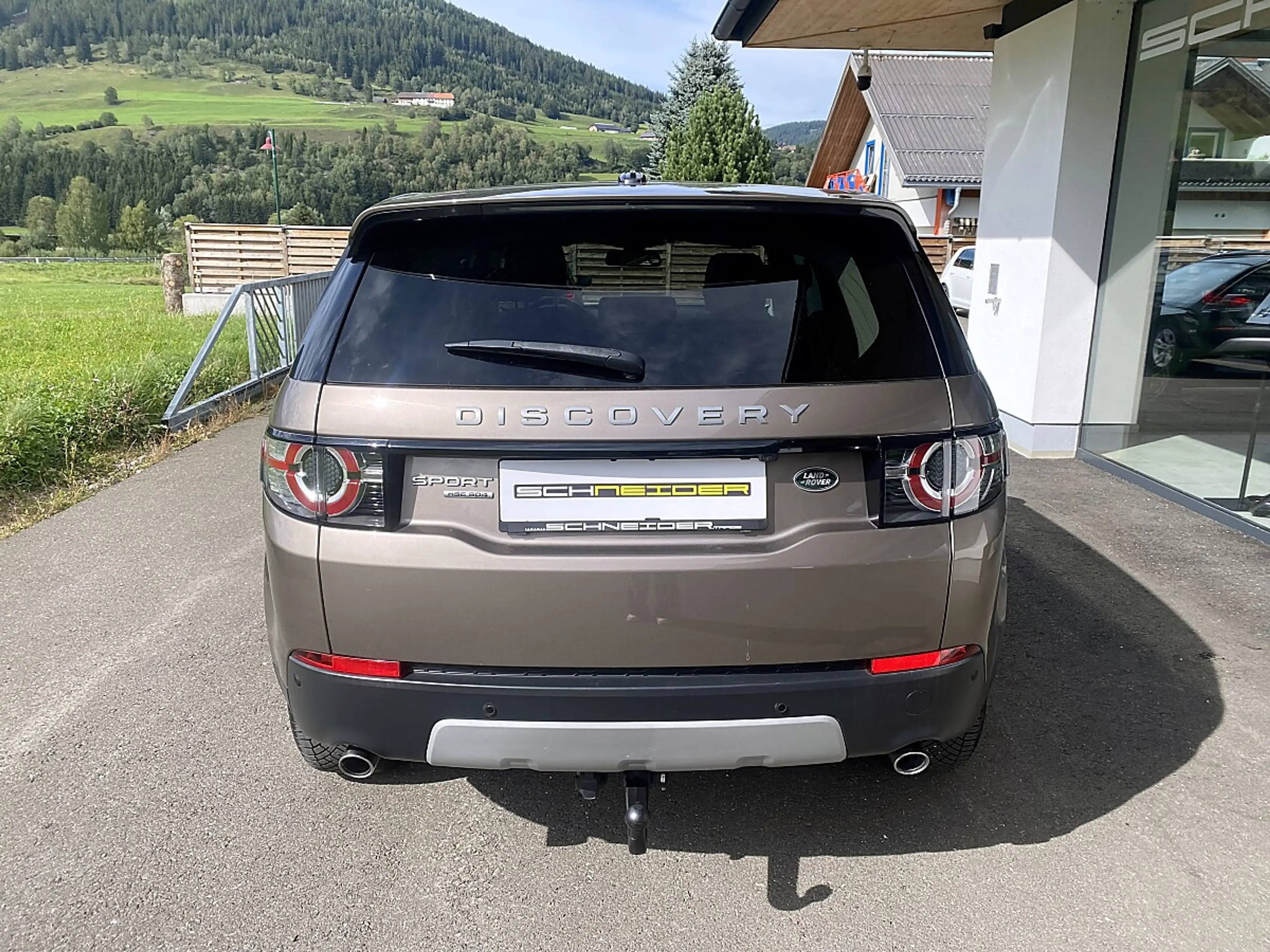 Land Rover Discovery Sport 2,2 SD4 4WD HSE Aut.* VOLL* 7-Sitzer* AHK* GARA... — photo 4