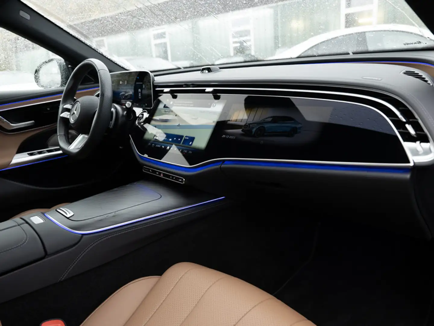 Mercedes-Benz E 200 4M AMG-Sport/Super/Pano/Night/Sitzklima/20 Schwarz - 2