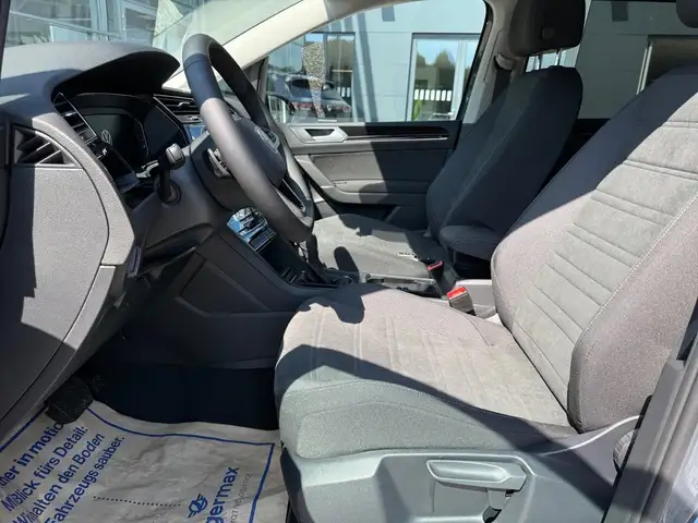 Volkswagen Touran R-Line TDI DSG Ansicht 6