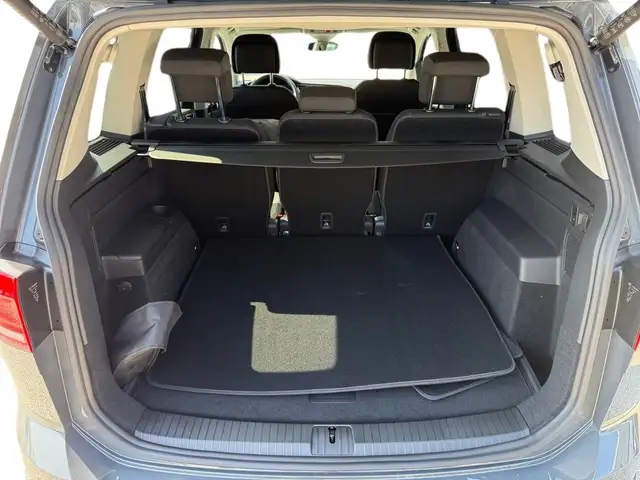 Volkswagen Touran R-Line TDI DSG Ansicht 21