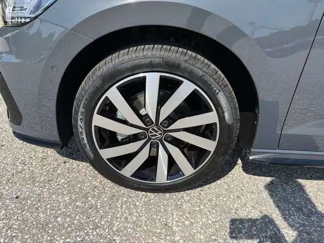 Volkswagen Touran R-Line TDI DSG Ansicht 5
