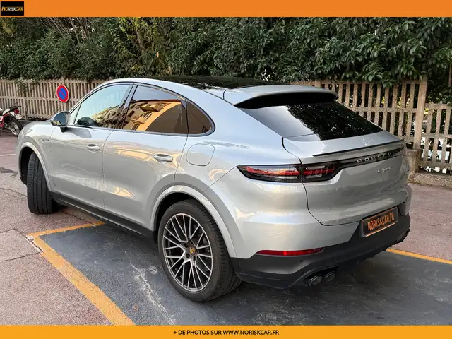 Porsche Cayenne view 4