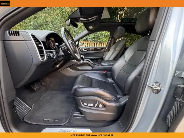 Porsche Cayenne view 29