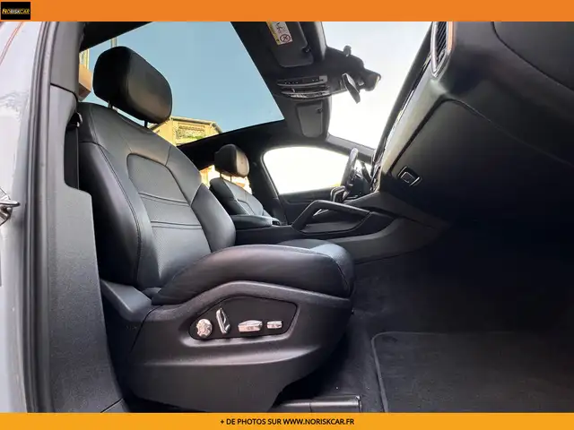 Porsche Cayenne view 18