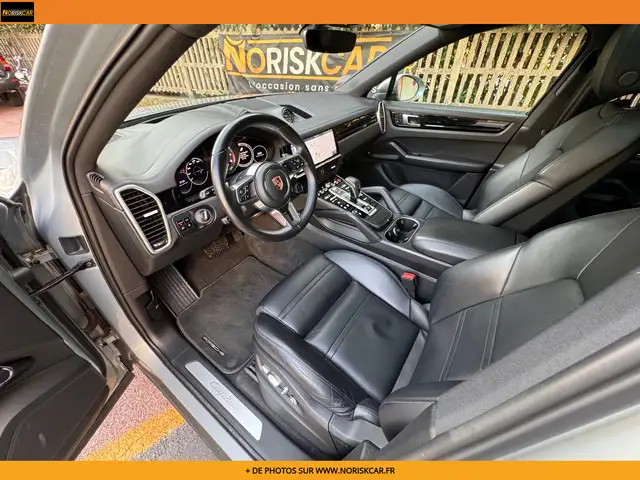 Porsche Cayenne view 27