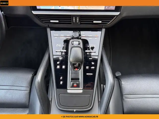Porsche Cayenne view 21