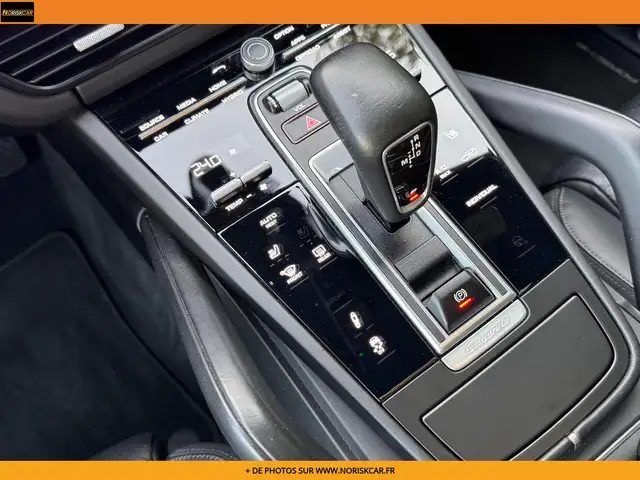 Porsche Cayenne view 16