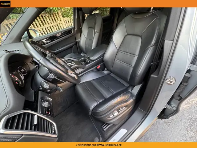 Porsche Cayenne view 28