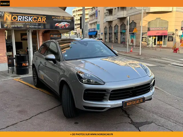 Porsche Cayenne view 3