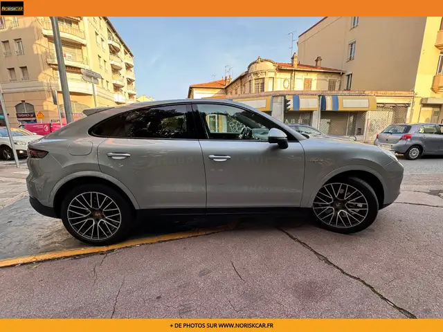 Porsche Cayenne view 9