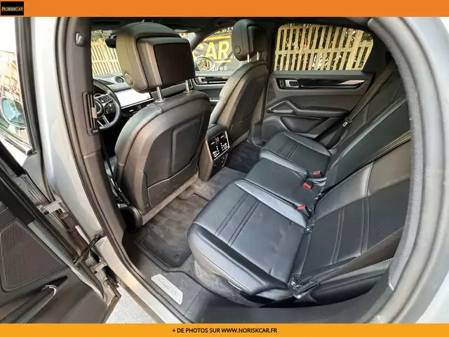 Porsche Cayenne view 30