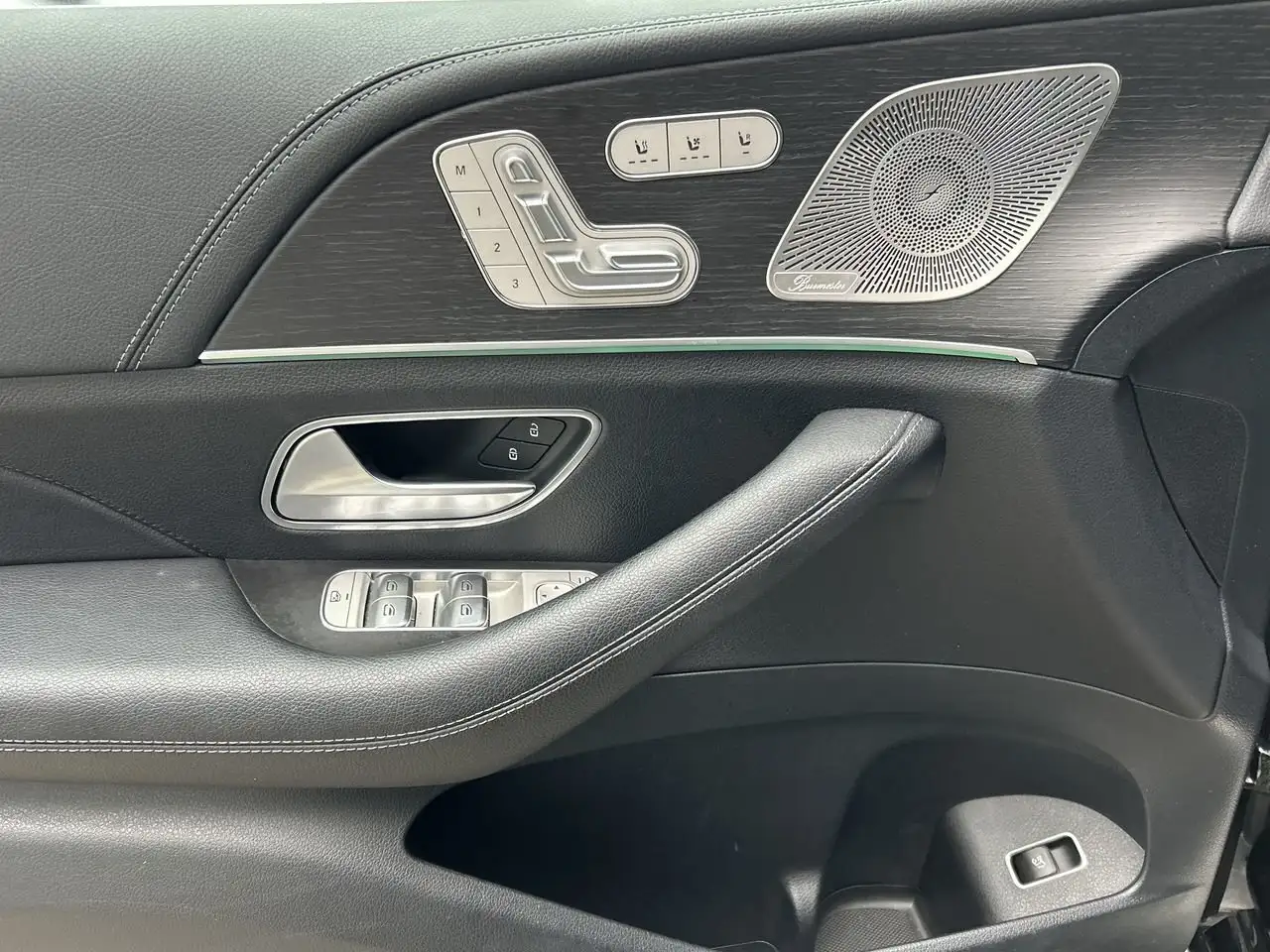 Mercedes-Benz GLE снимка Mercedes-Benz GLE