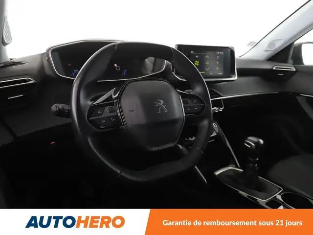 Peugeot 2008 view 11