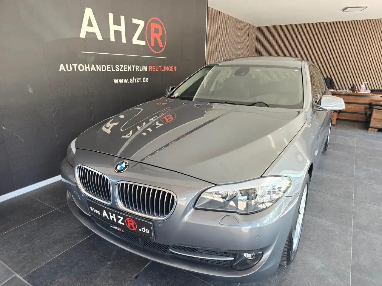 BMW 523