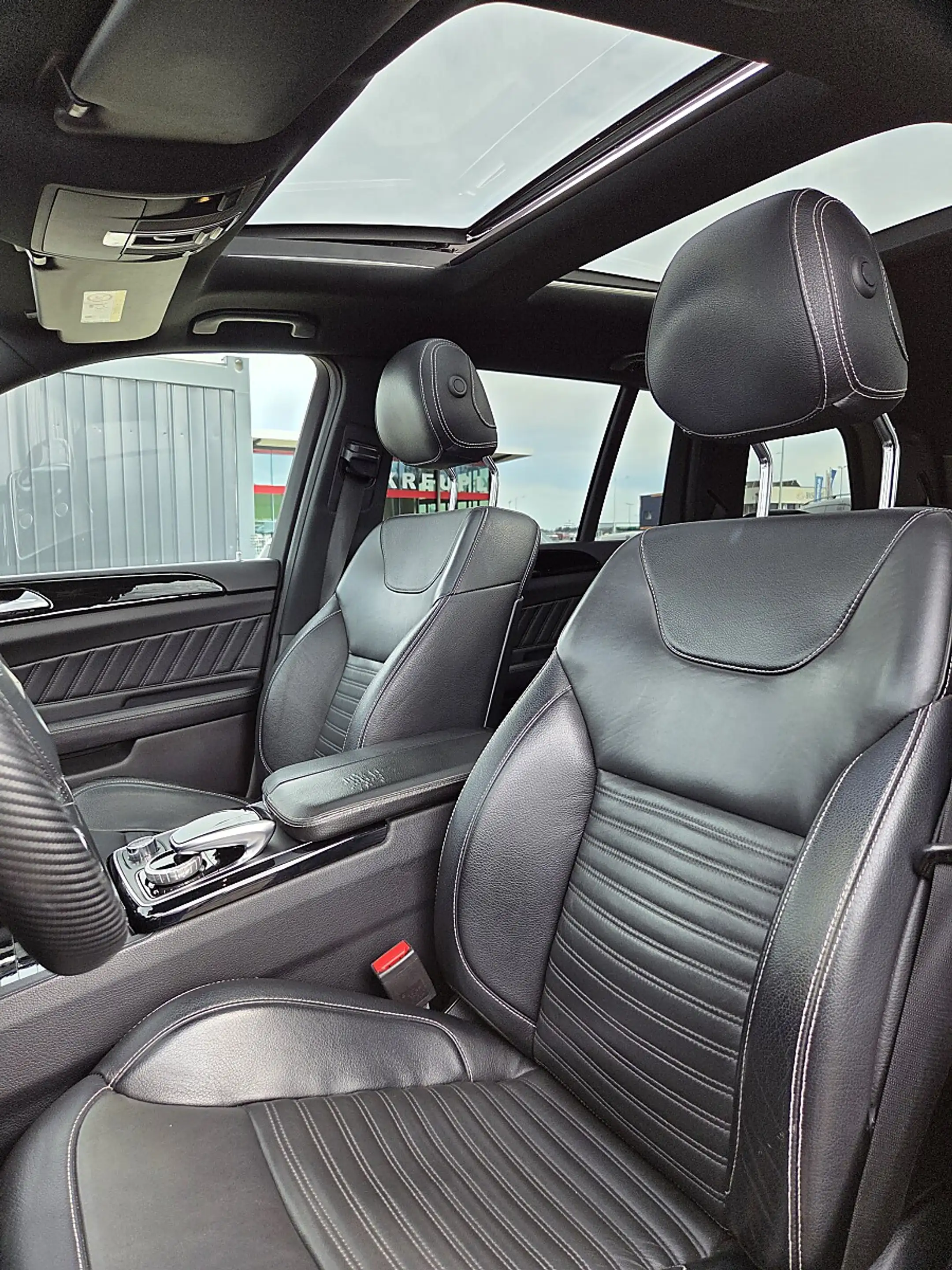 Mercedes-Benz GLS 350 d 4MATIC *AMG* 21 Zoll * Luft * Panorama * 7 Si... — photo 13