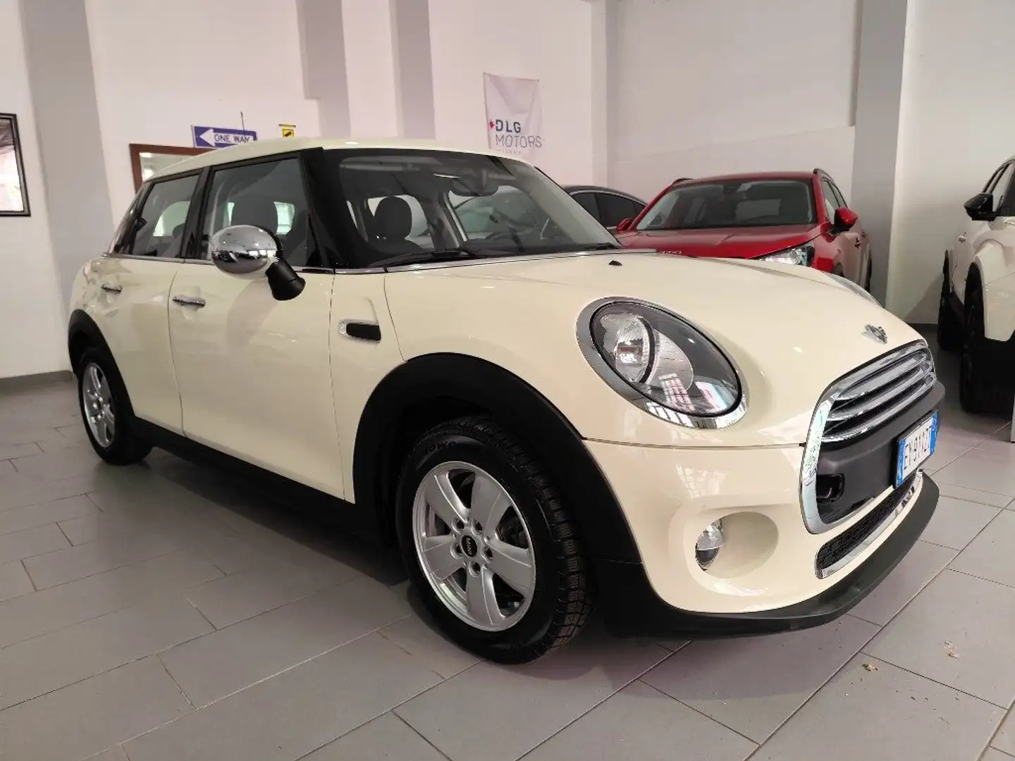 MINI One 1.2 One 5 porte  NEOPATENTATI Wit - 2