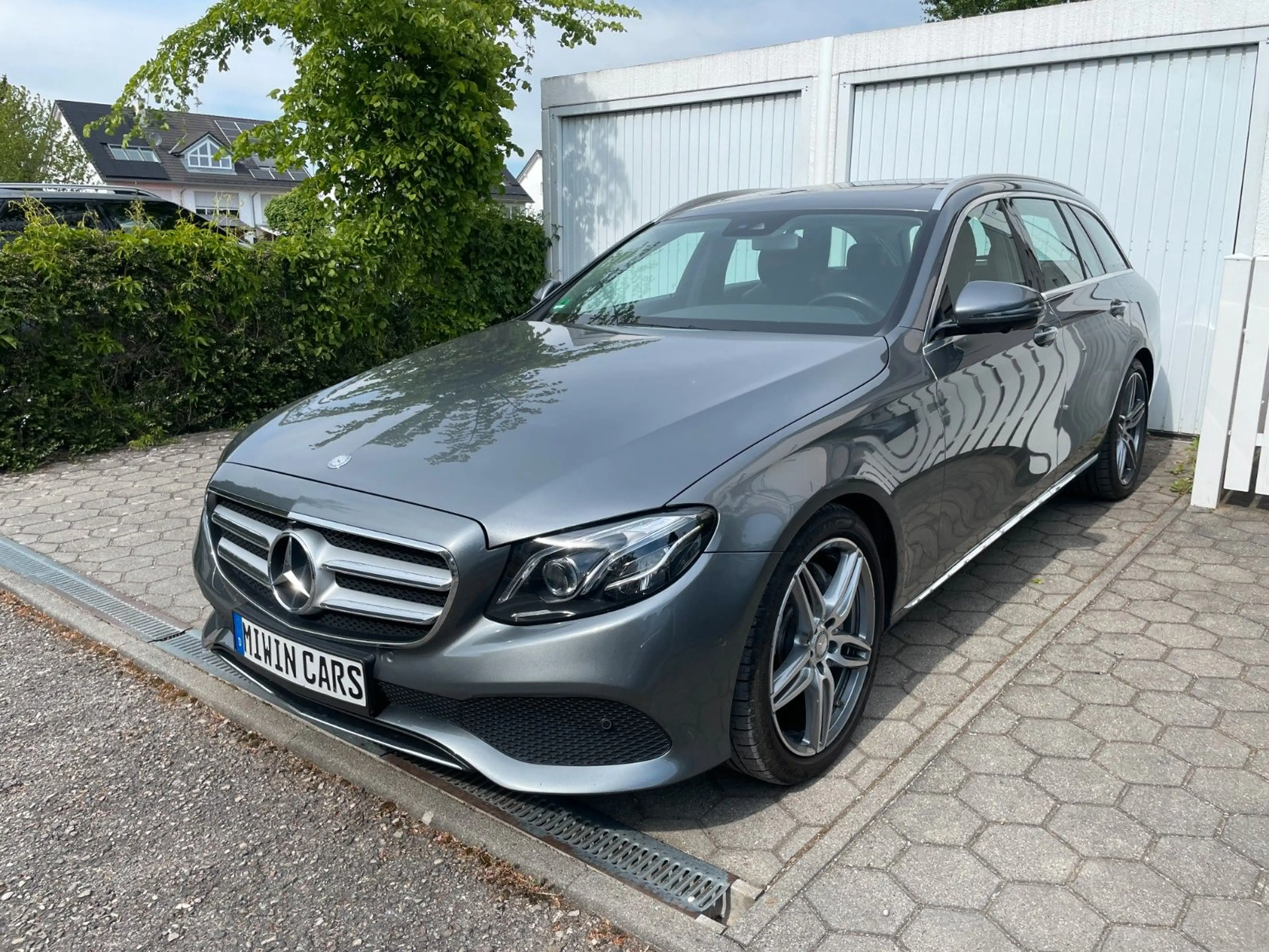 Mercedes-Benz E 350 d Avantgarde — photo 3