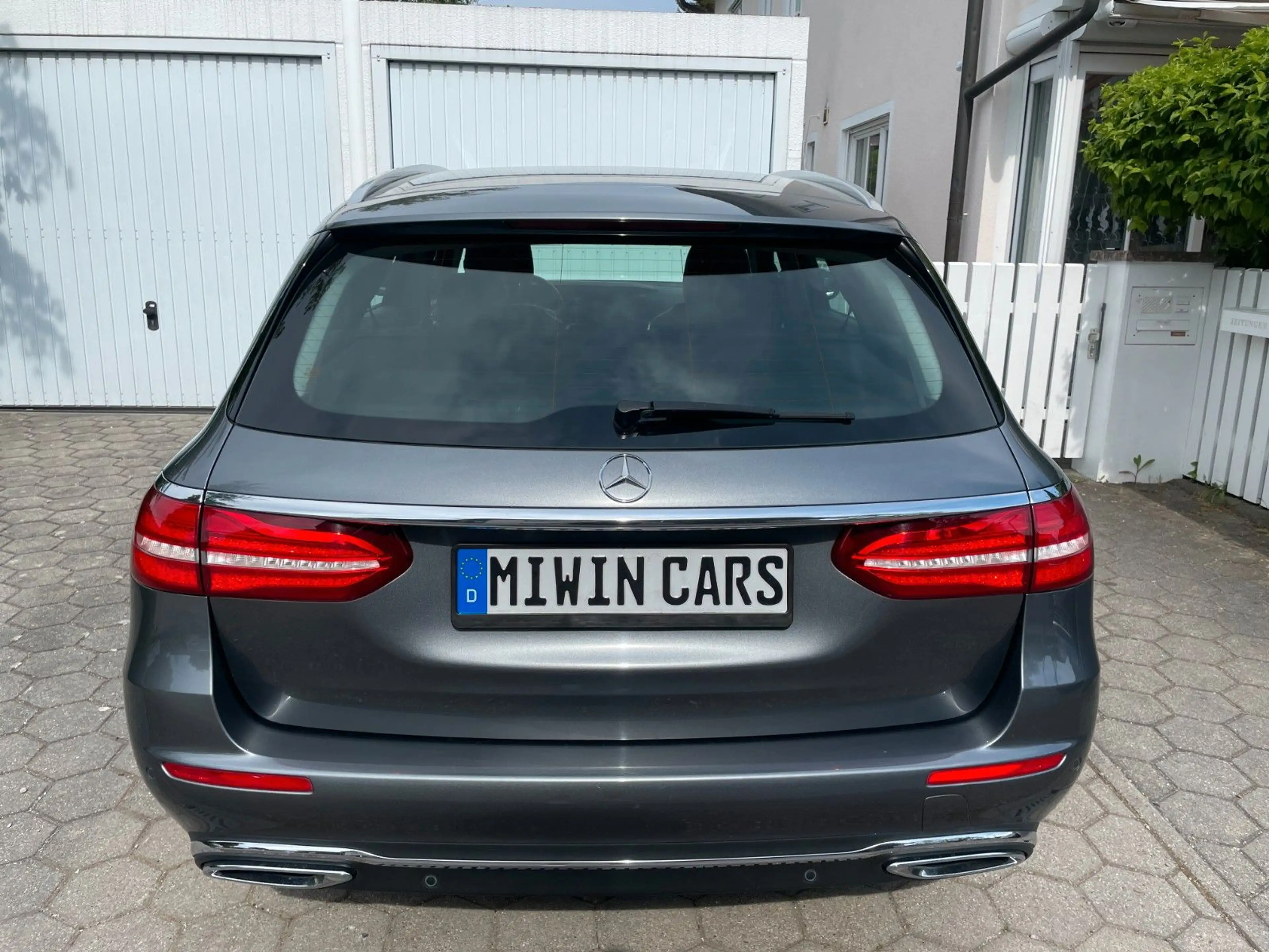 Mercedes-Benz E 350 d Avantgarde — photo 6