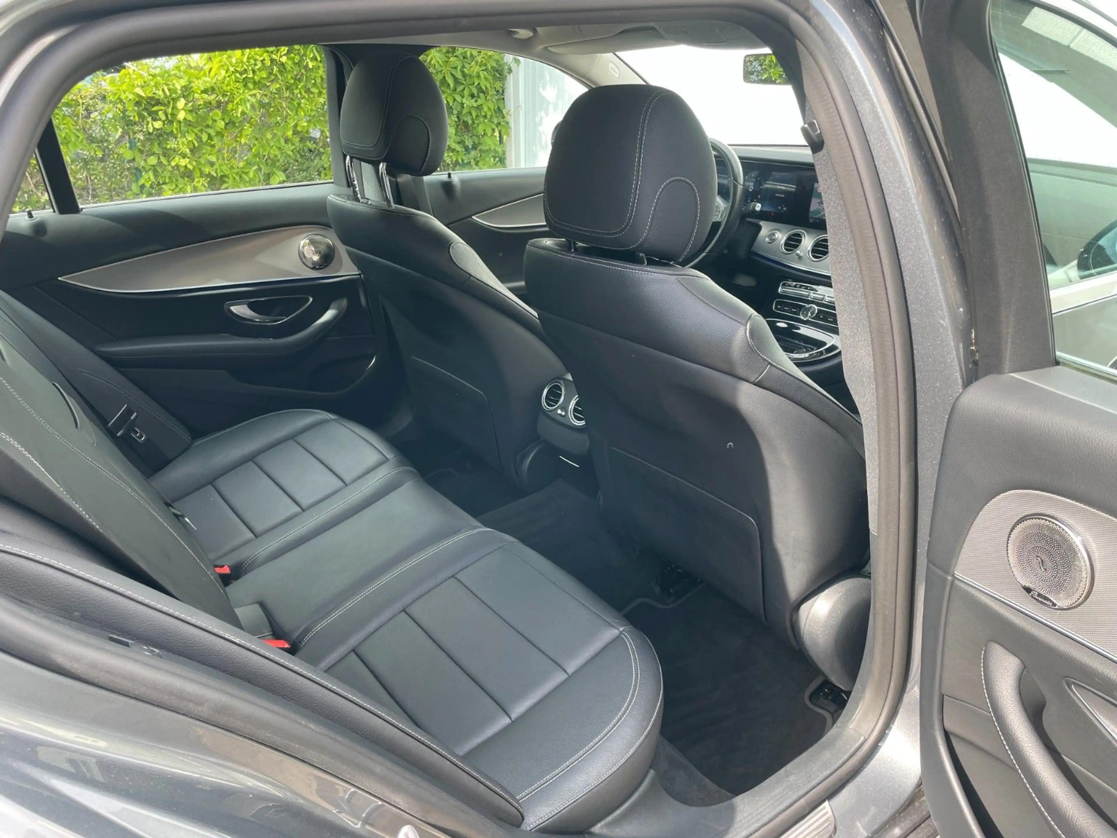 Mercedes-Benz E 350 d Avantgarde — photo 13
