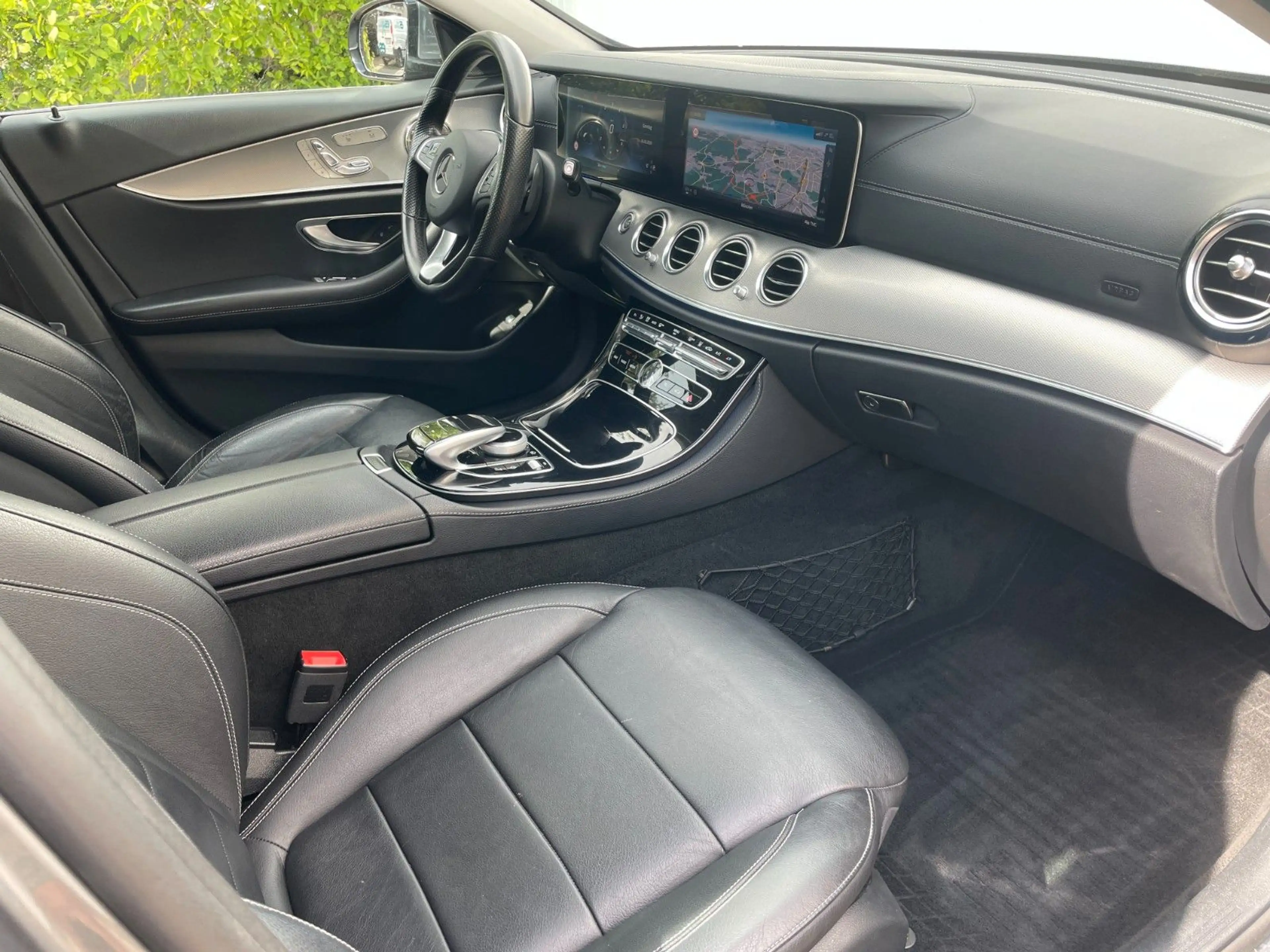 Mercedes-Benz E 350 d Avantgarde — photo 9