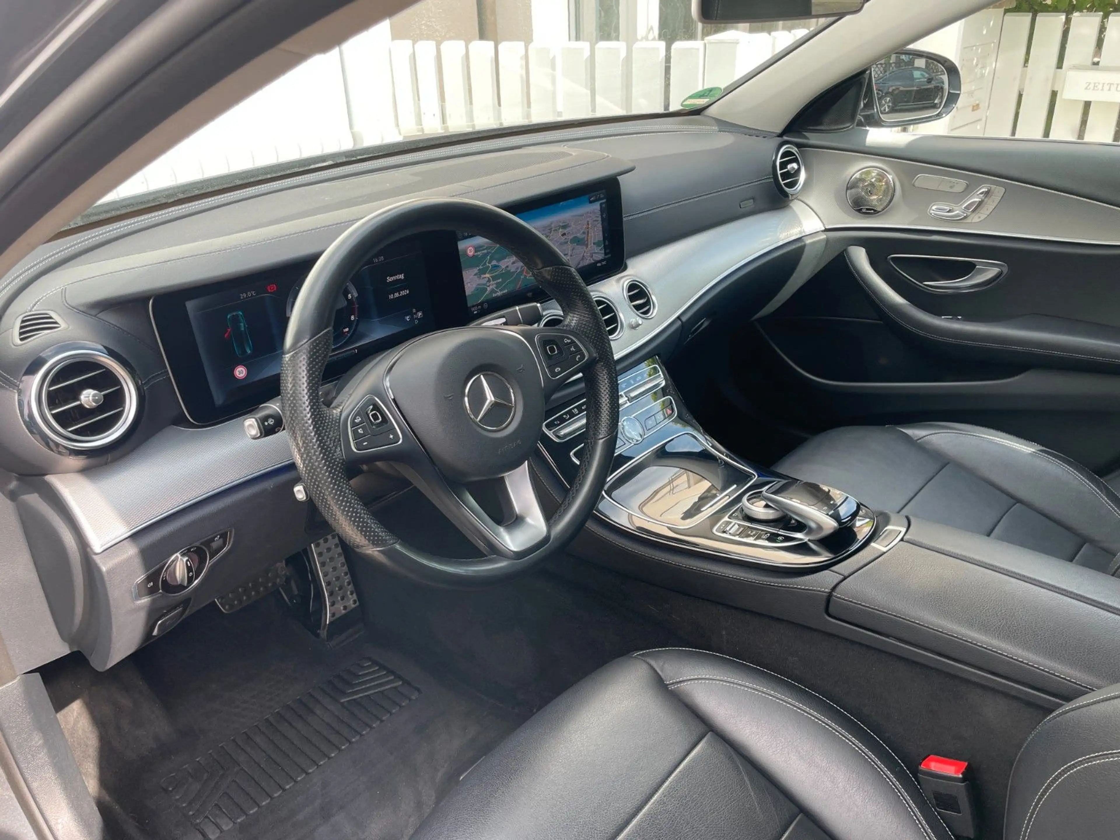 Mercedes-Benz E 350 d Avantgarde — photo 15