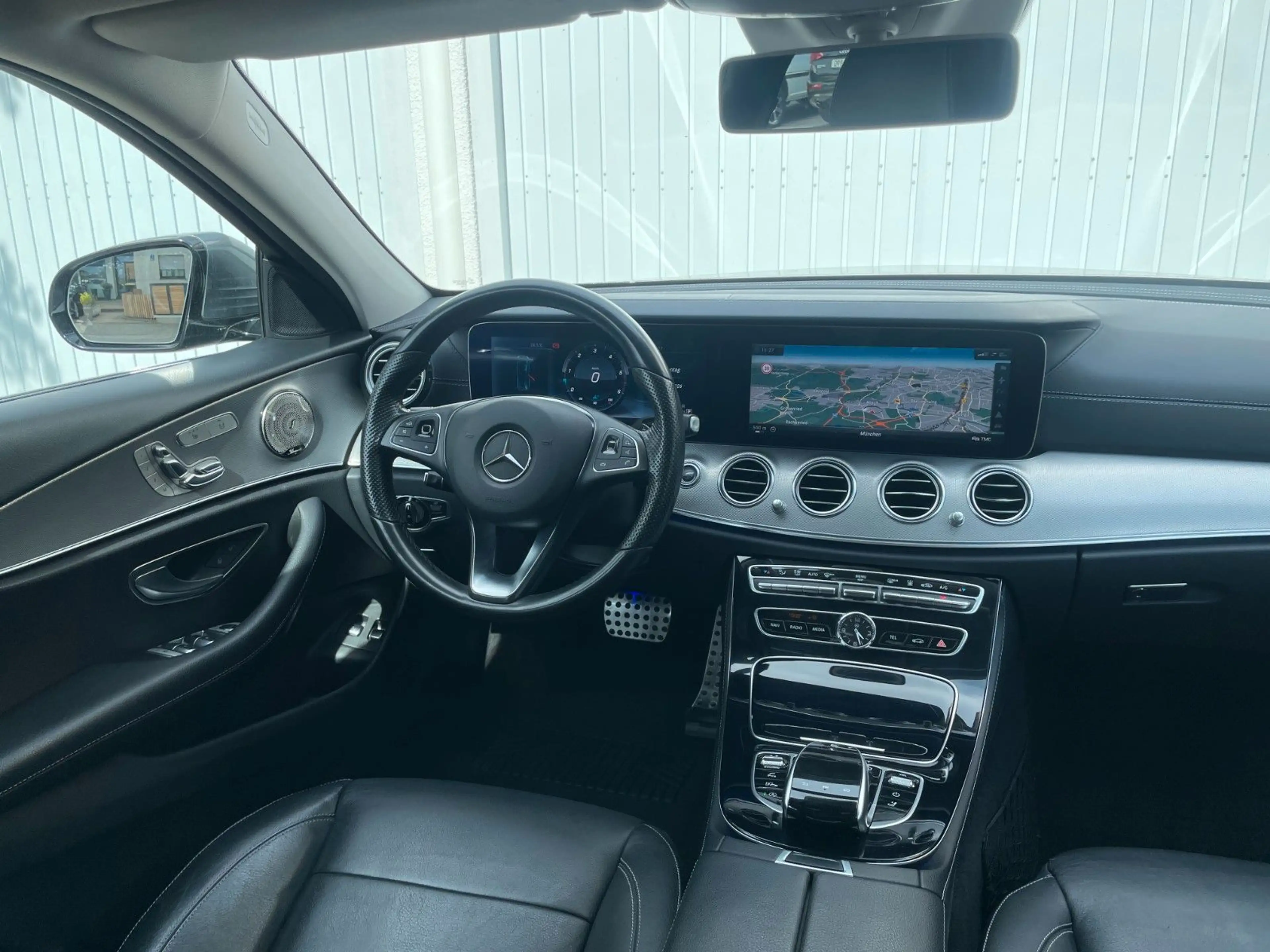 Mercedes-Benz E 350 d Avantgarde — photo 12