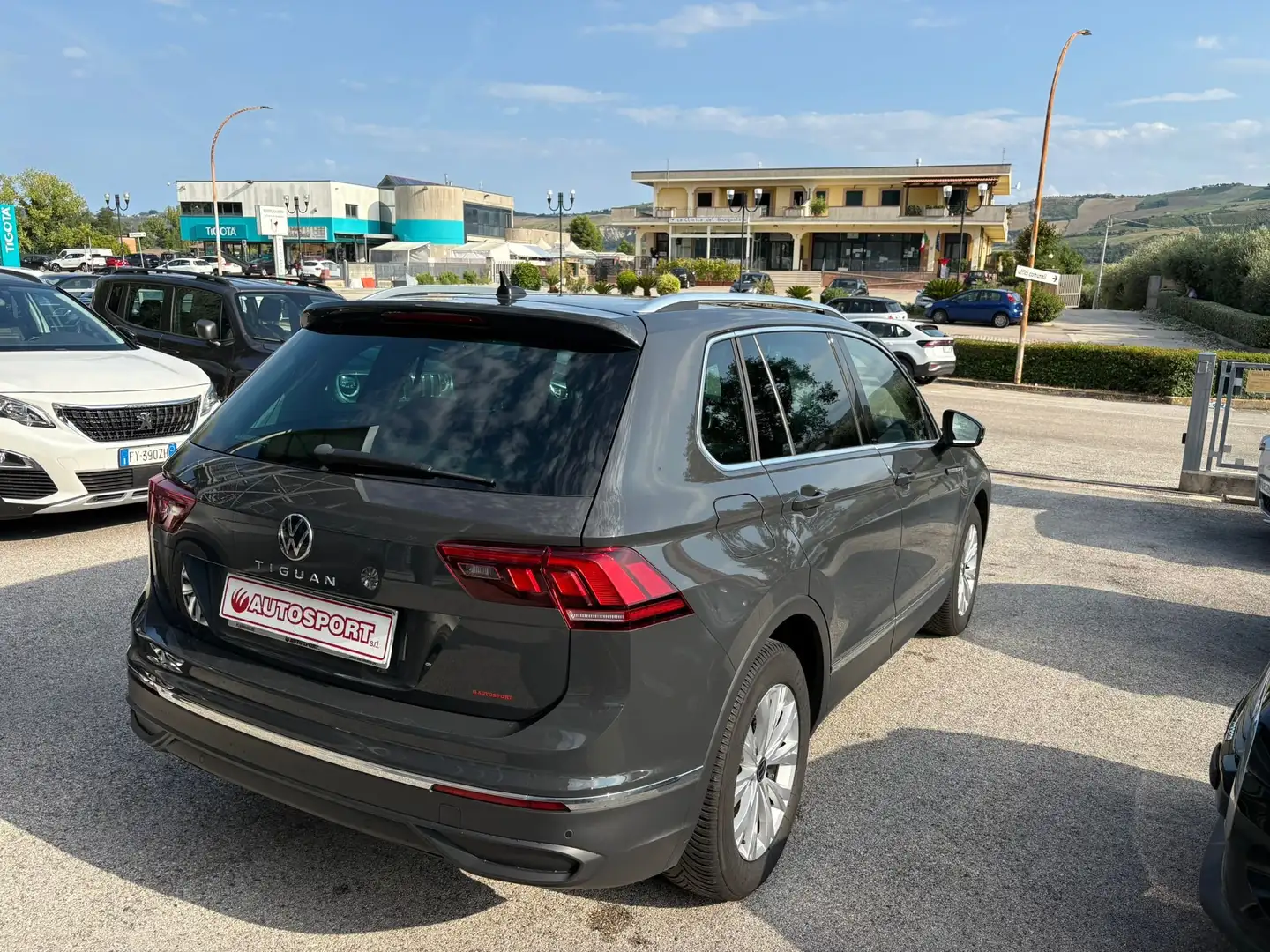 Volkswagen Tiguan Tiguan 2.0 tdi Life 122cv Grigio - 2