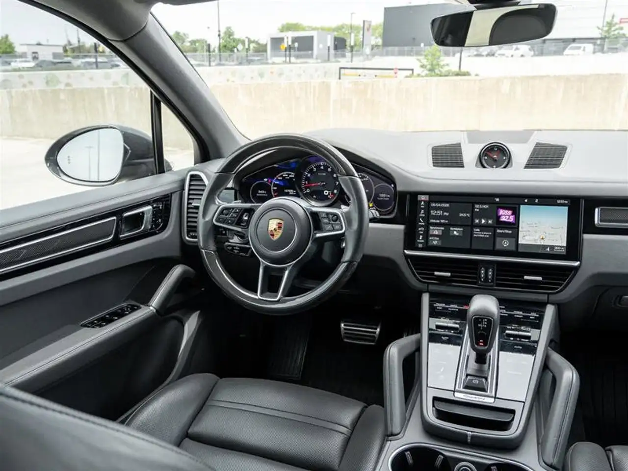 Porsche Cayenne photo Porsche Cayenne