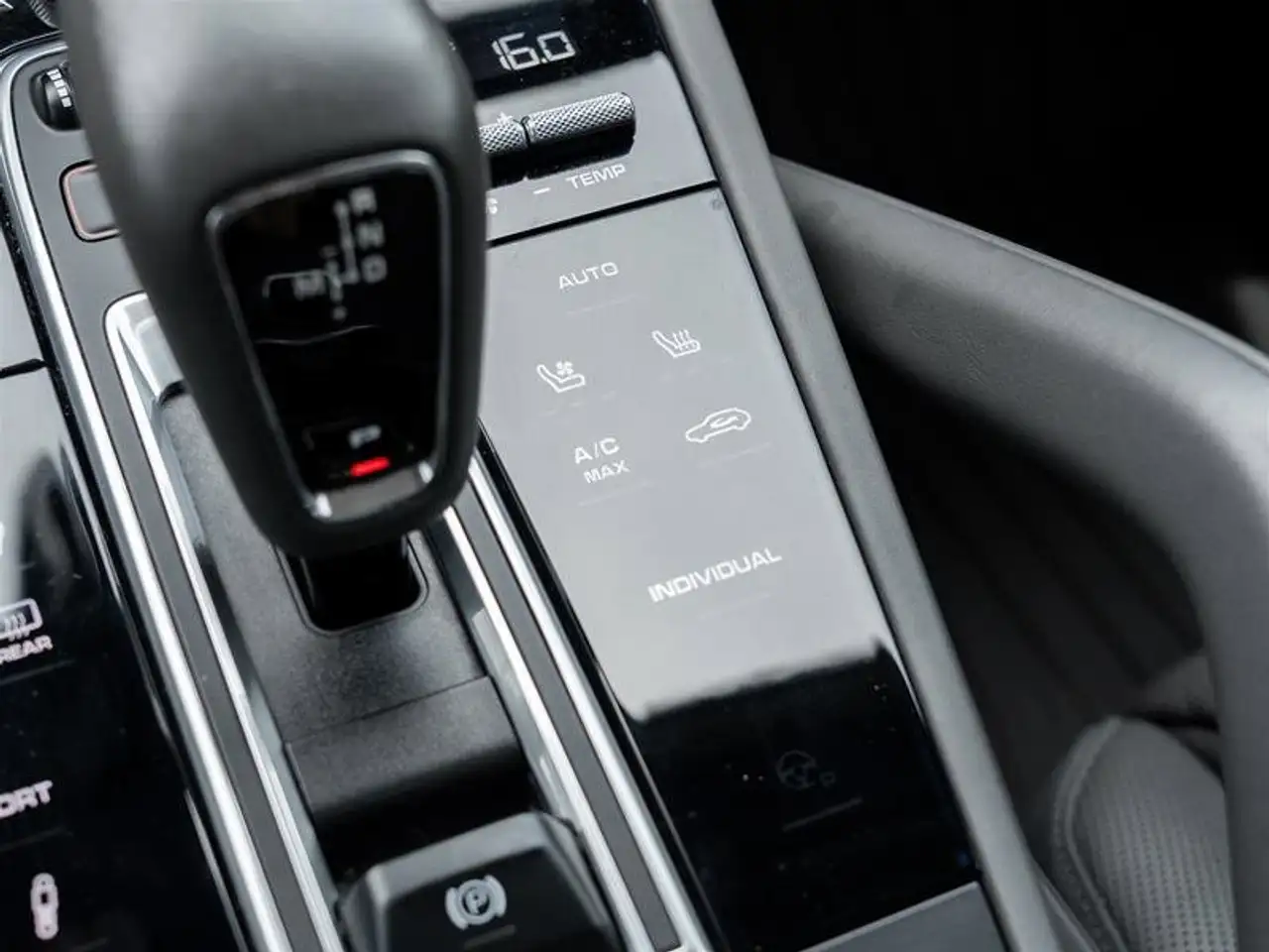 Porsche Cayenne photo Porsche Cayenne