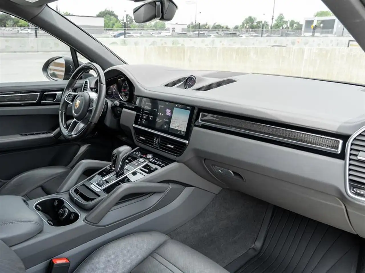 Porsche Cayenne photo Porsche Cayenne