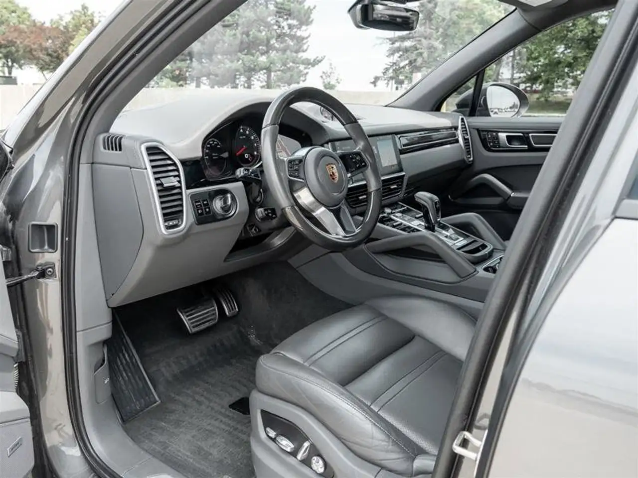 Porsche Cayenne photo Porsche Cayenne