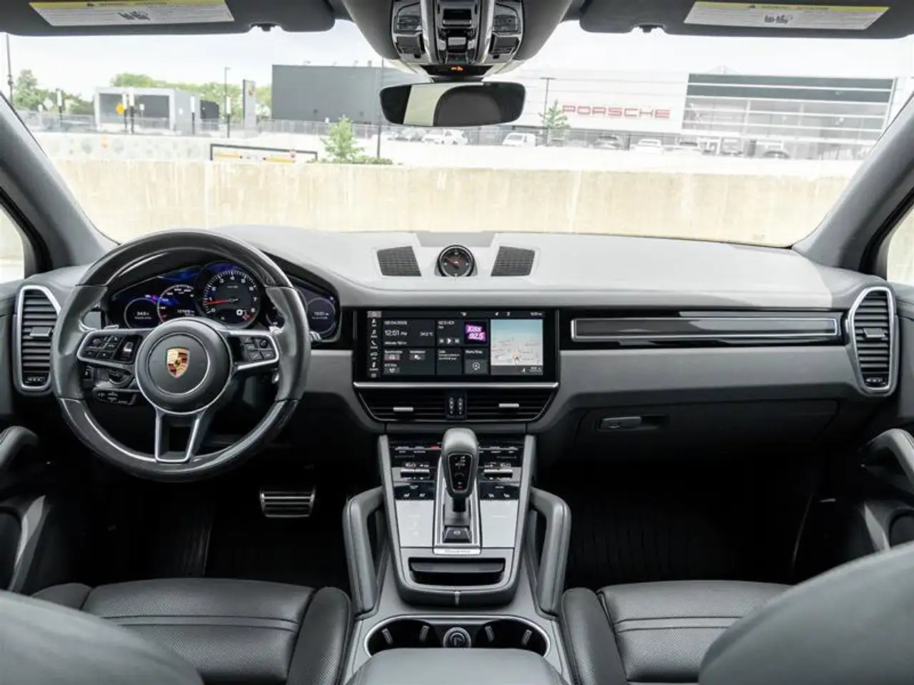 Porsche Cayenne photo Porsche Cayenne