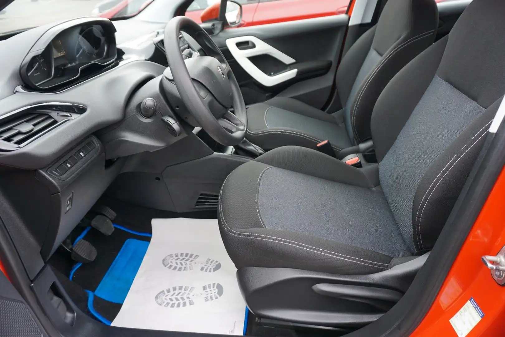 Peugeot 208 Like *Top Zustand*Klima*Allwetter*1.Hand Naranja - 2
