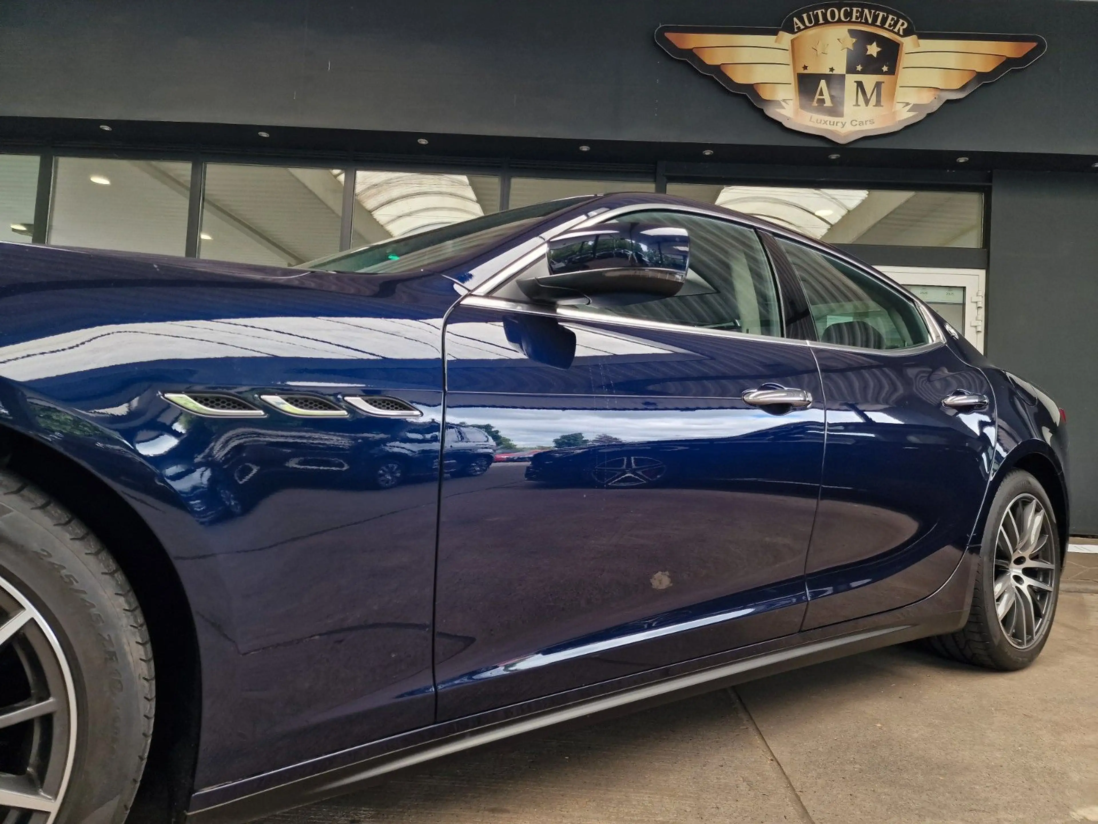 Maserati Ghibli 3.0 V6 Automatik RWD Leder/Nur-3900Km — photo 6