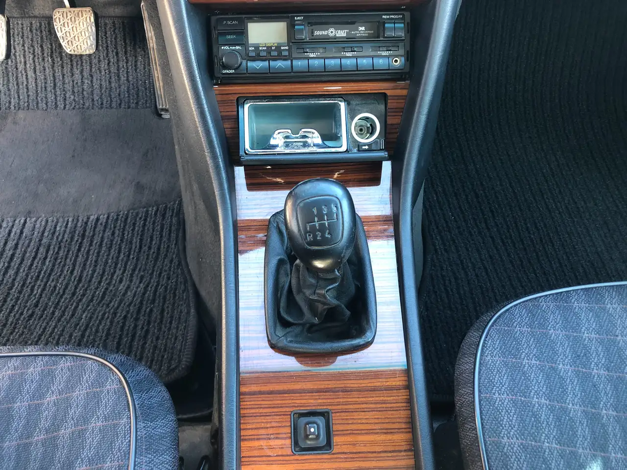 Mercedes-Benz 230 E 5-Gang*AHK*SHD*2.Hand*, foto 12