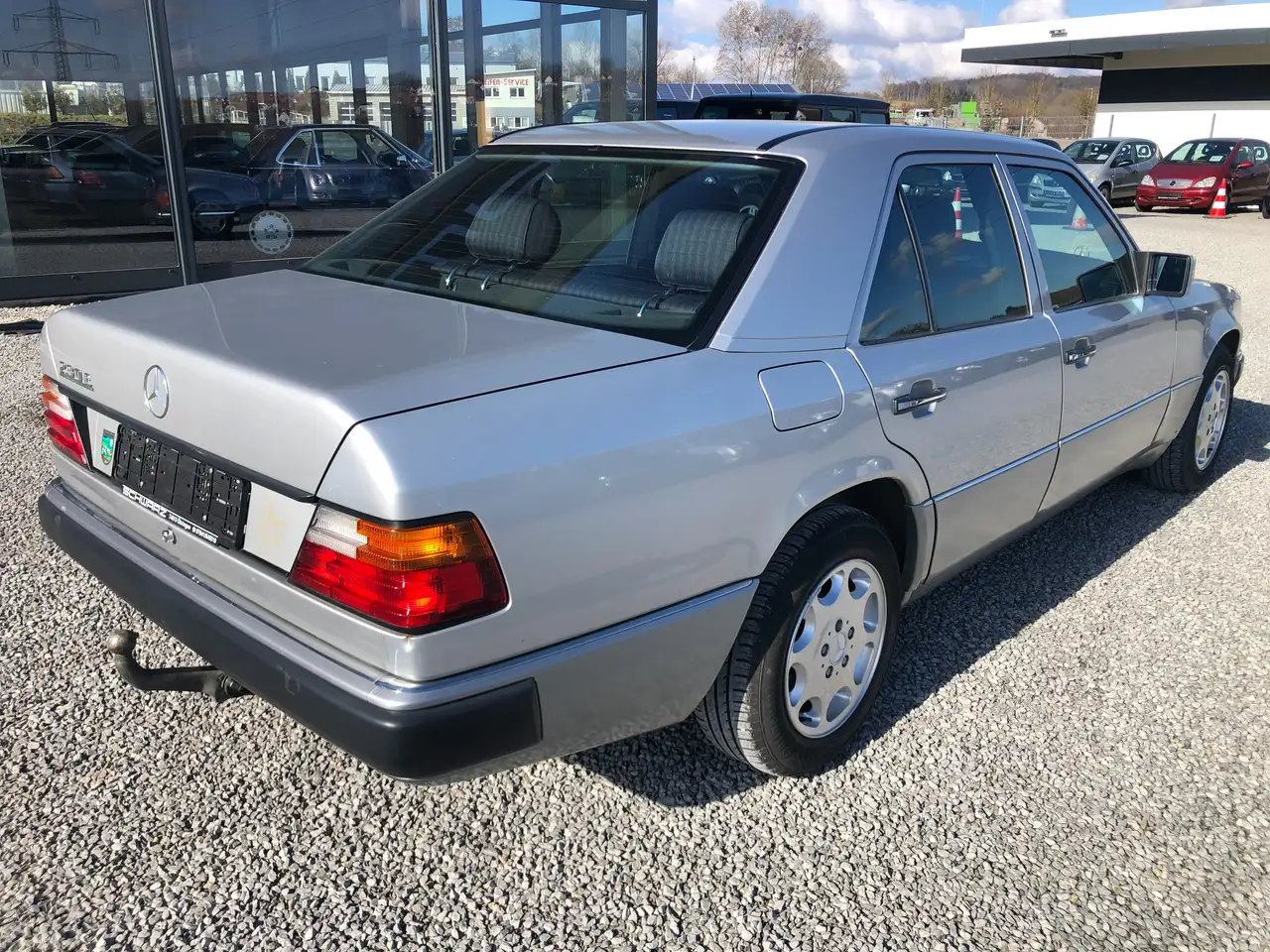 Mercedes-Benz 230 E 5-Gang*AHK*SHD*2.Hand*, foto 5