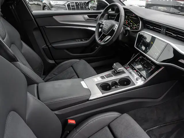 Audi S6 view 8