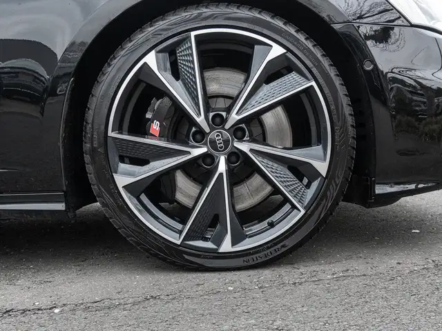 Audi S6 view 7
