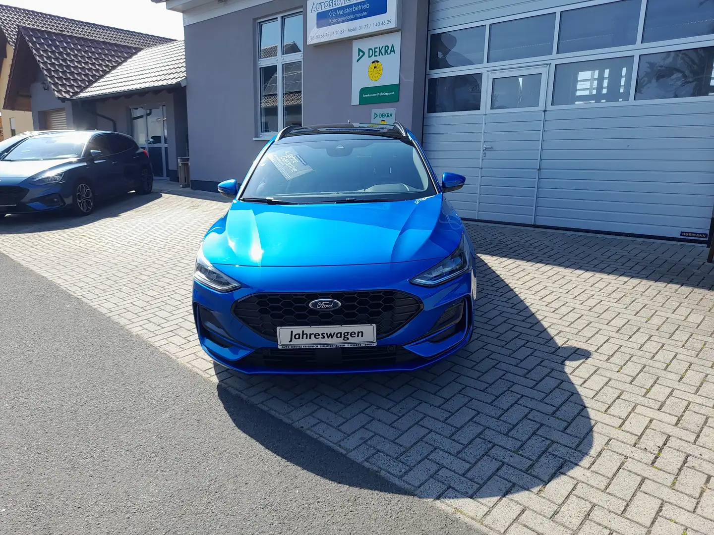 Ford Focus Turnier 1.0 EcoBoost Start-Stopp-System ST-LINE X Blau - 2