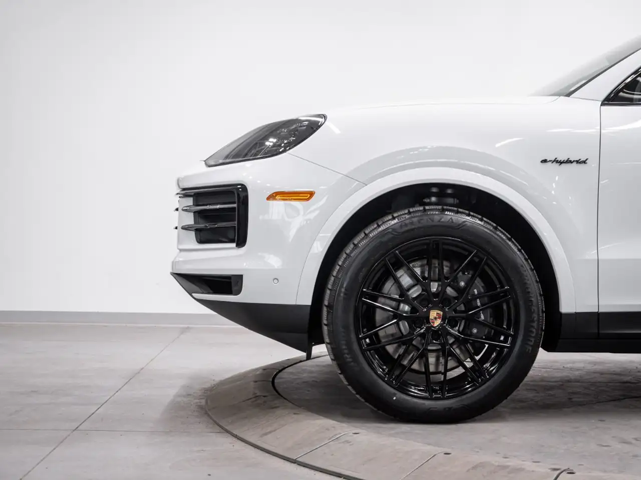 Porsche Cayenne снимка Porsche Cayenne