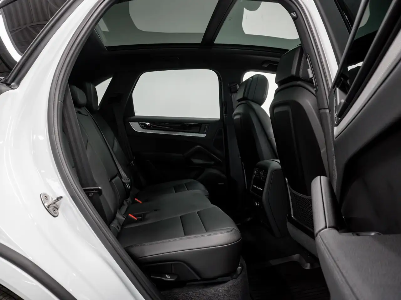 Porsche Cayenne снимка Porsche Cayenne