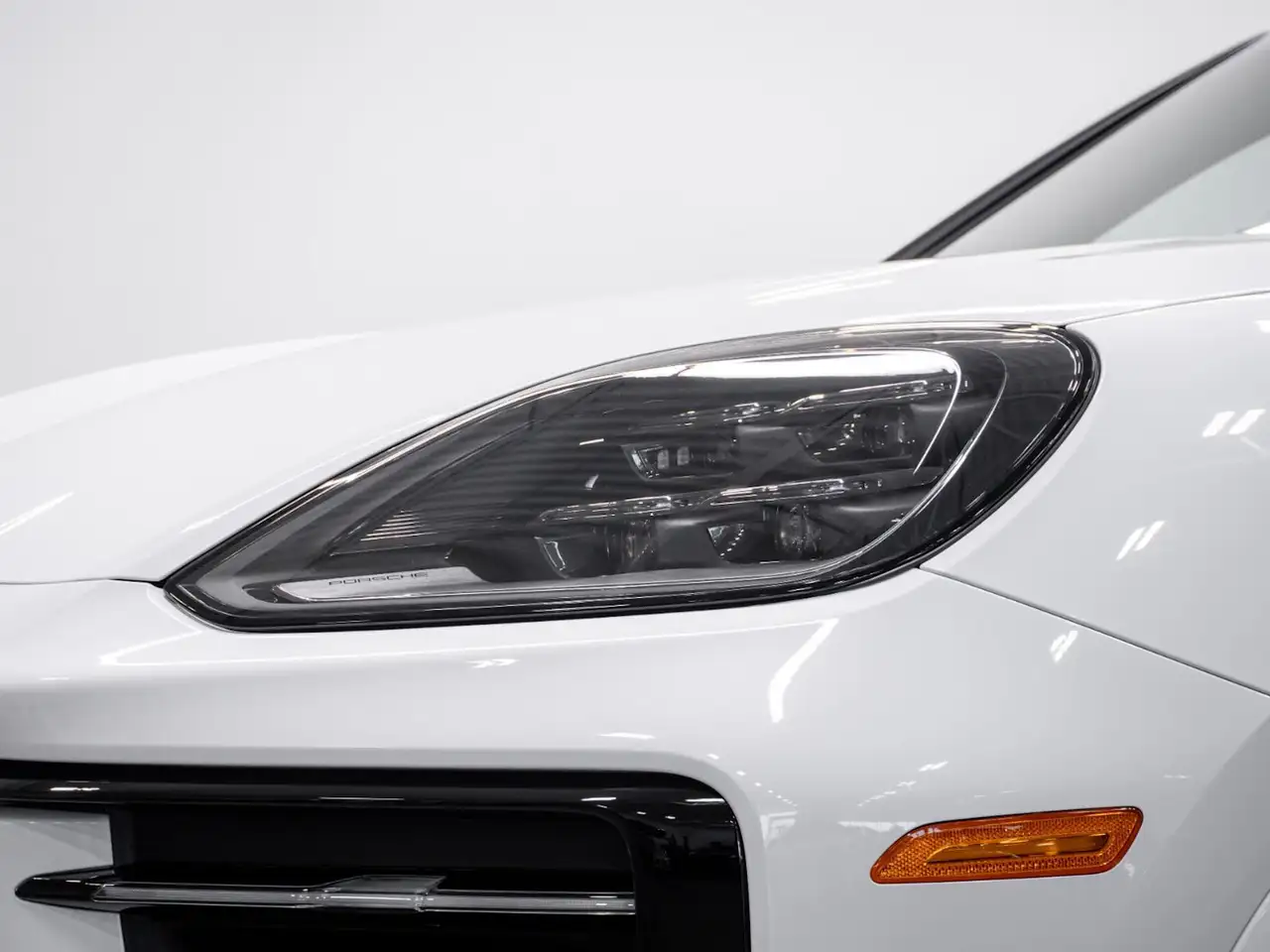Porsche Cayenne снимка Porsche Cayenne
