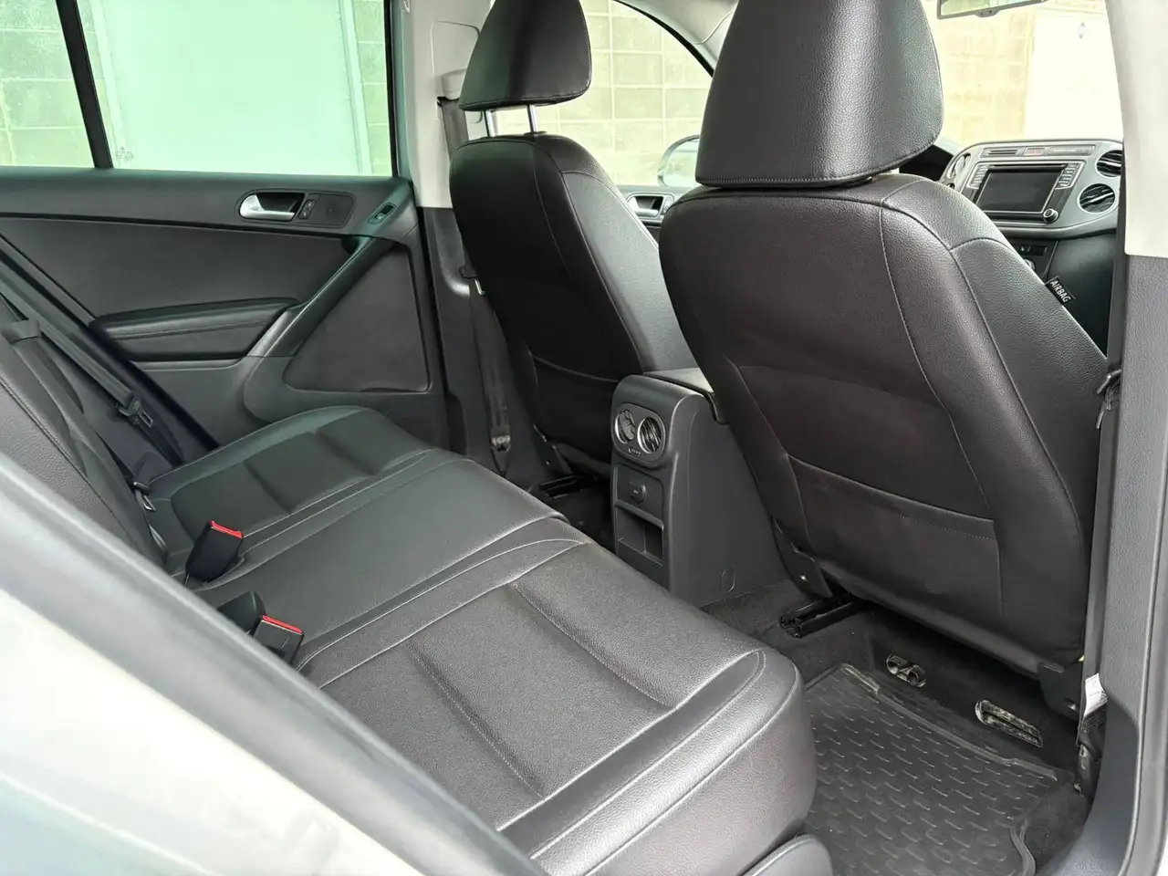 Volkswagen Tiguan снимка Volkswagen Tiguan